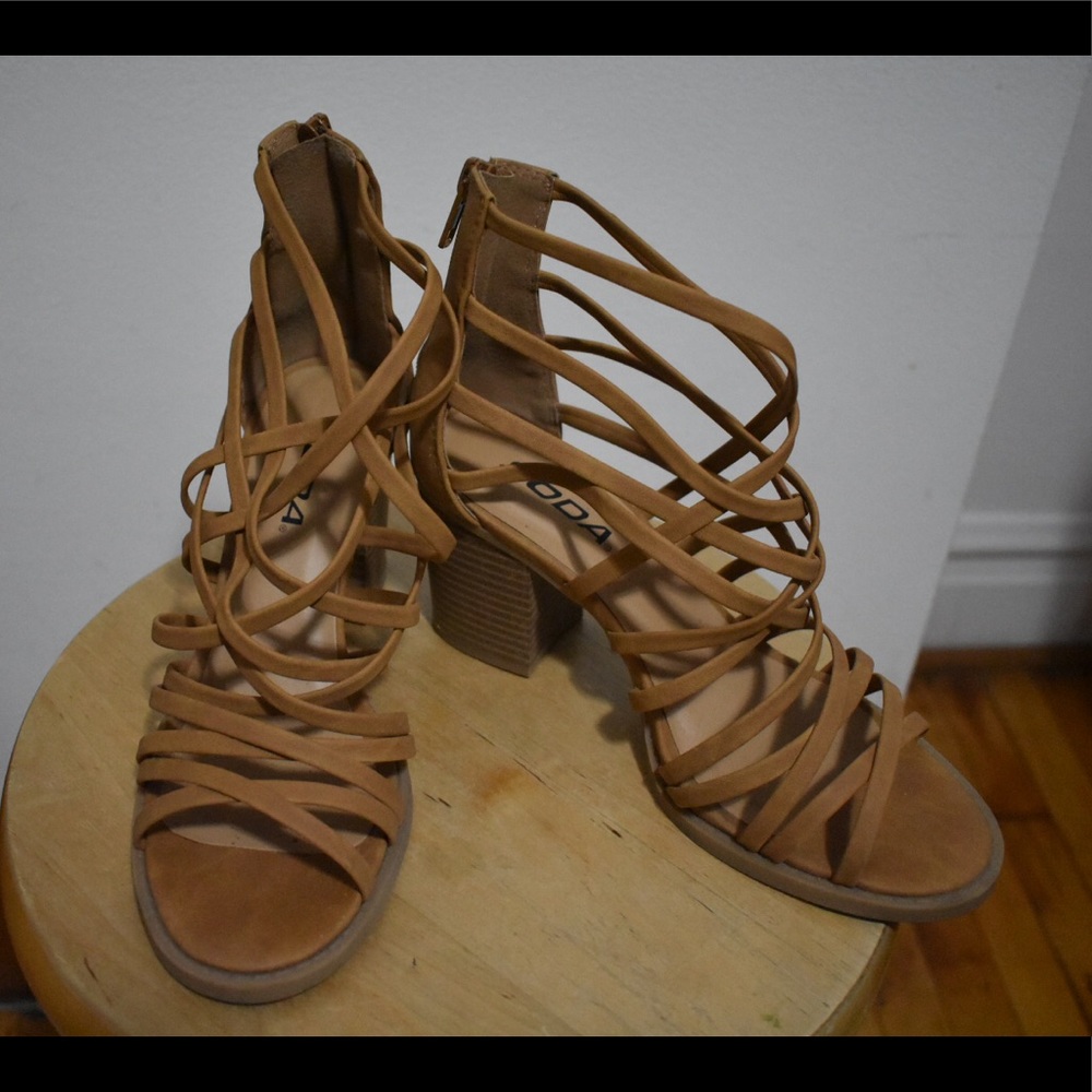Brown lace styled heels (like new!)
